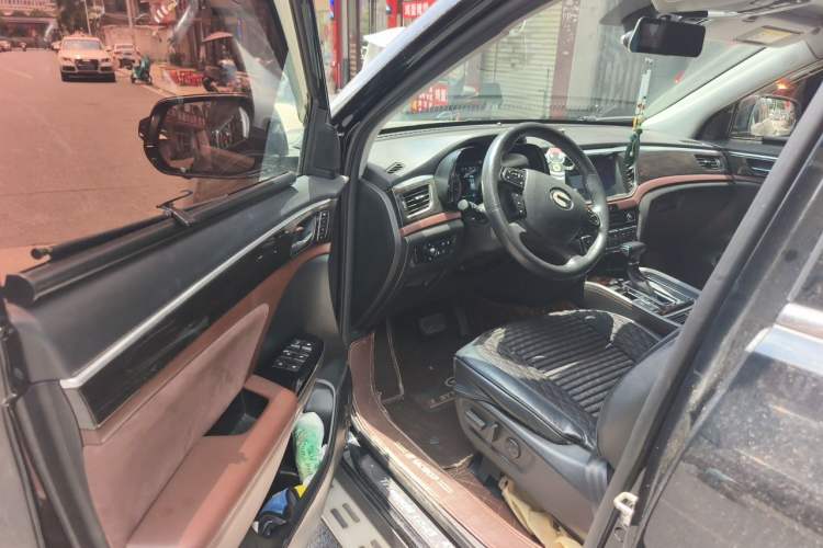 Used GAC Trumpchi GS8 2017 320T Two-Wheel Drive Luxury Smart Connectivity Version (7 Seats) Driver Seat