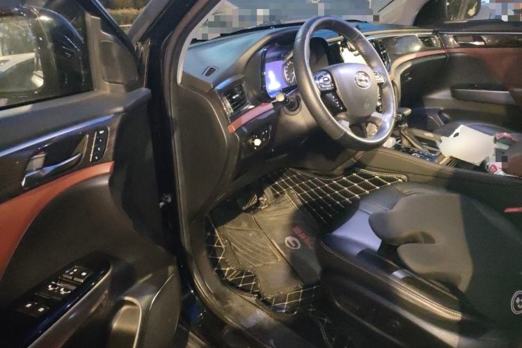 Used GAC Trumpchi GS8 2017 320T Two-Wheel Drive Luxury Smart Connectivity Version (7 Seats) Driver Seat