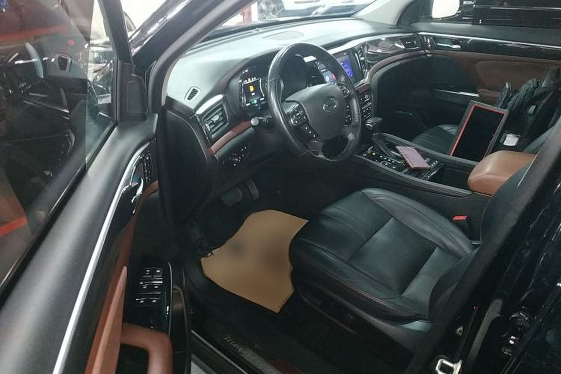 Used GAC Trumpchi GS8 2017 320T Two-Wheel Drive Luxury Smart Connectivity Version (7 Seats) Driver Seat