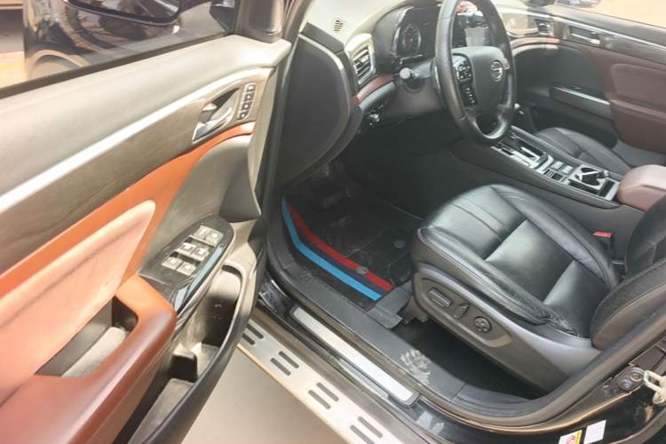 Used GAC Trumpchi GS8 2017 320T Two-Wheel Drive Luxury Smart Connectivity Version (7 Seats) Driver Seat