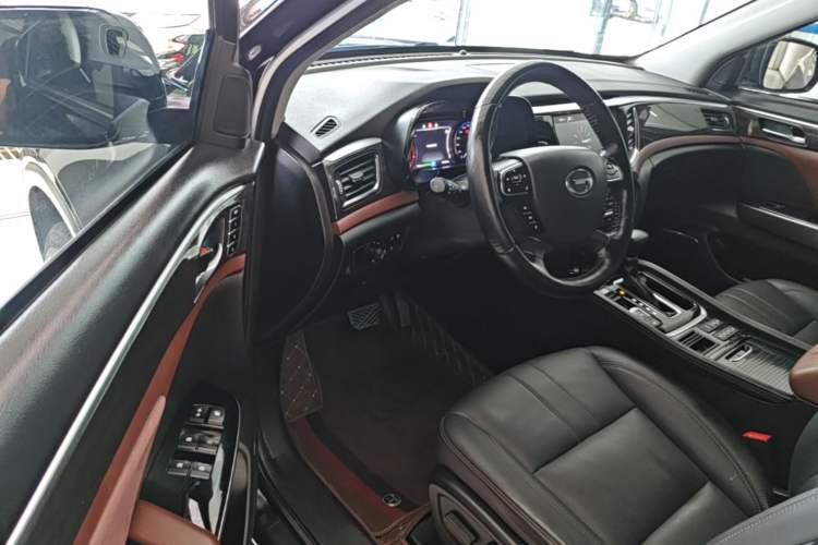 Used GAC Trumpchi GS8 2017 320T Two-Wheel Drive Luxury Smart Connectivity Version (7 Seats) Driver Seat