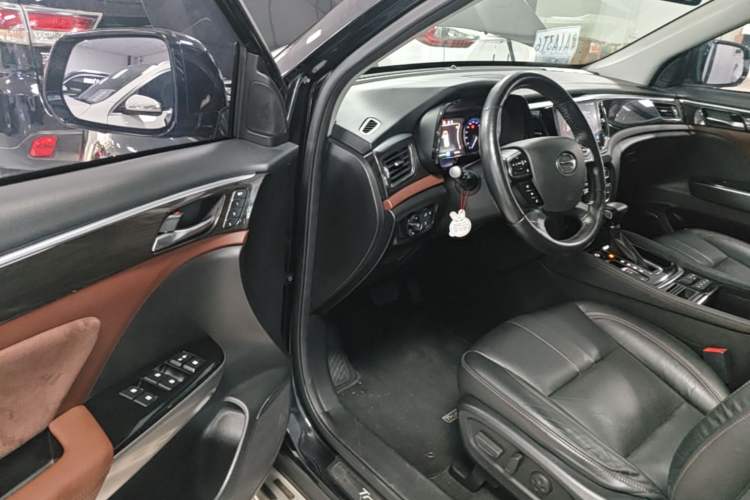 Used GAC Trumpchi GS8 2017 320T Two-Wheel Drive Luxury Smart Connectivity Version (7 Seats) Driver Seat