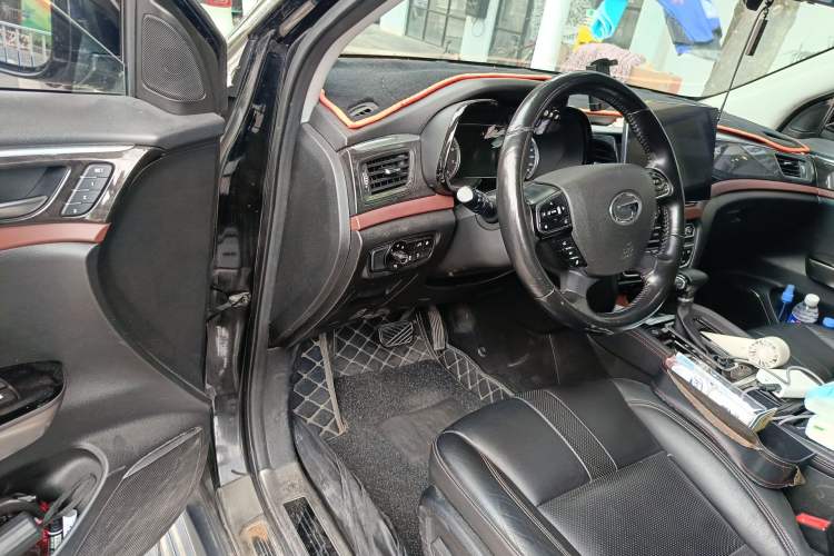 Used GAC Trumpchi GS8 2017 320T Two-Wheel Drive Luxury Smart Connectivity Version (7 Seats) Driver Seat