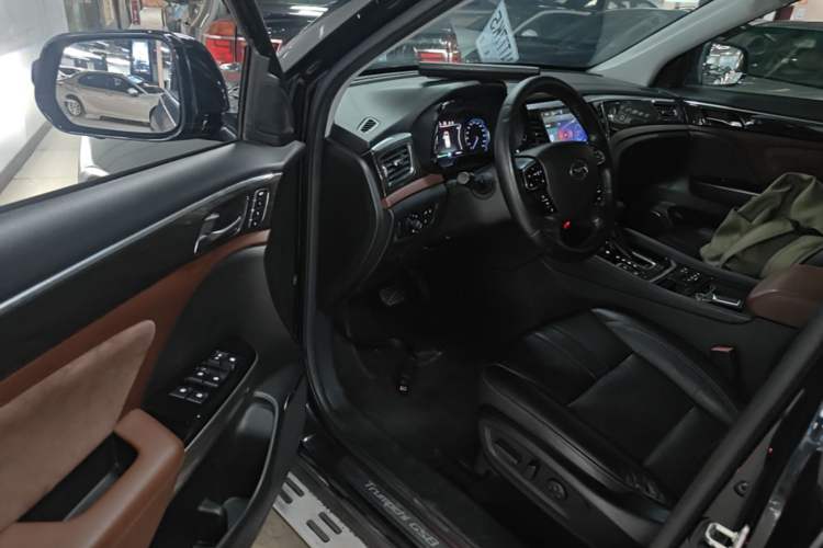 Used GAC Trumpchi GS8 2017 320T Two-Wheel Drive Luxury Smart Connectivity Version (7 Seats) Driver Seat