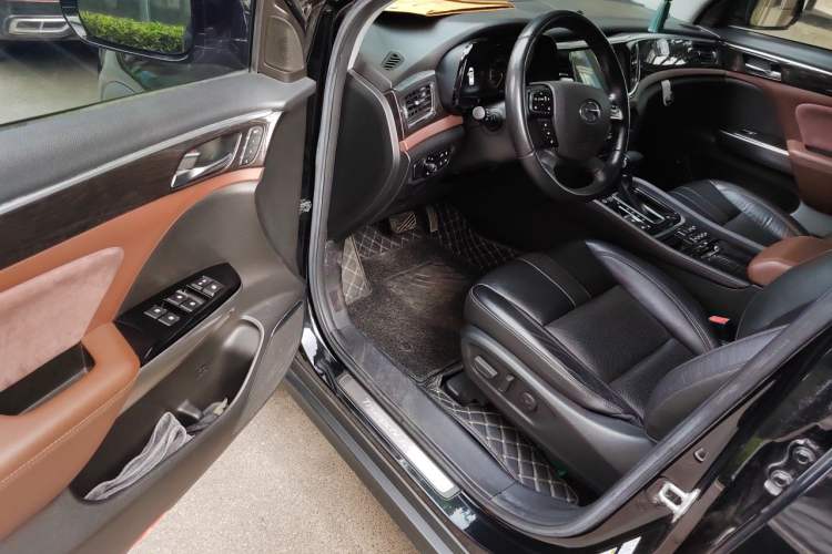 Used GAC Trumpchi GS8 2017 320T Two-Wheel Drive Luxury Smart Connectivity Version (7 Seats) Driver Seat