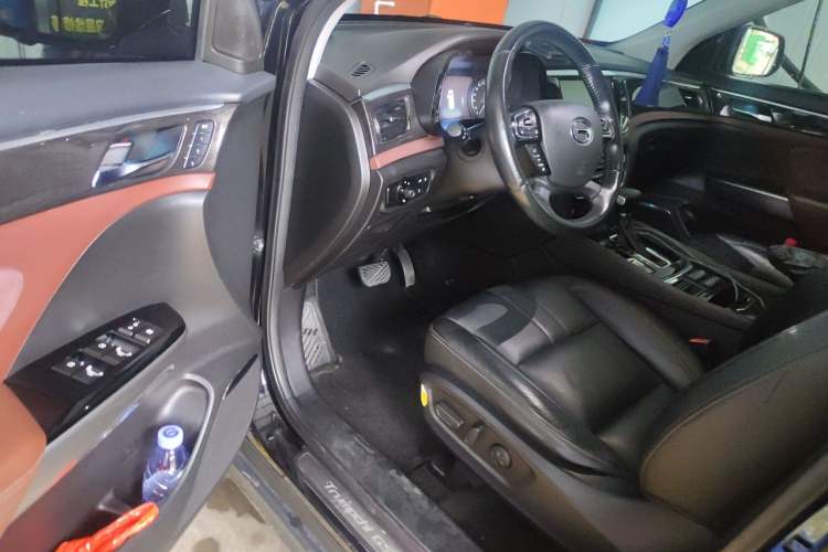Used GAC Trumpchi GS8 2017 320T Two-Wheel Drive Luxury Smart Connectivity Version (7 Seats) Driver Seat
