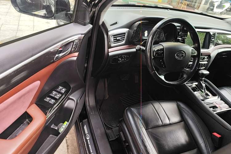 Used GAC Trumpchi GS8 2017 320T Two-Wheel Drive Luxury Smart Connectivity Version (7 Seats) Driver Seat
