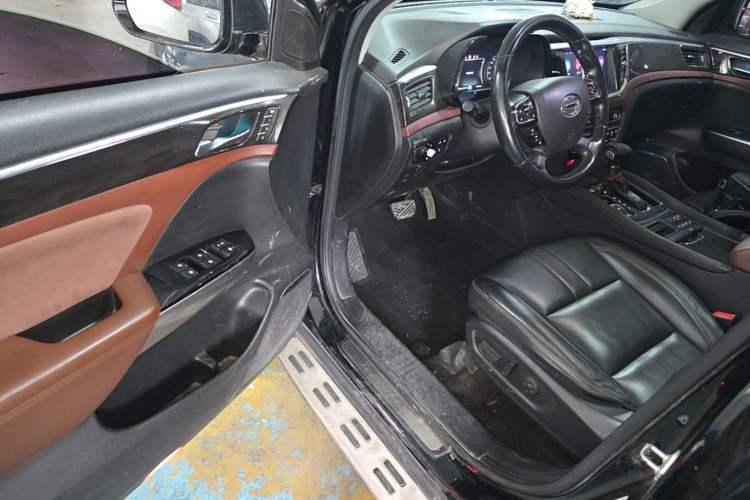 Used GAC Trumpchi GS8 2017 320T Two-Wheel Drive Luxury Smart Connectivity Version (7 Seats) Driver Seat
