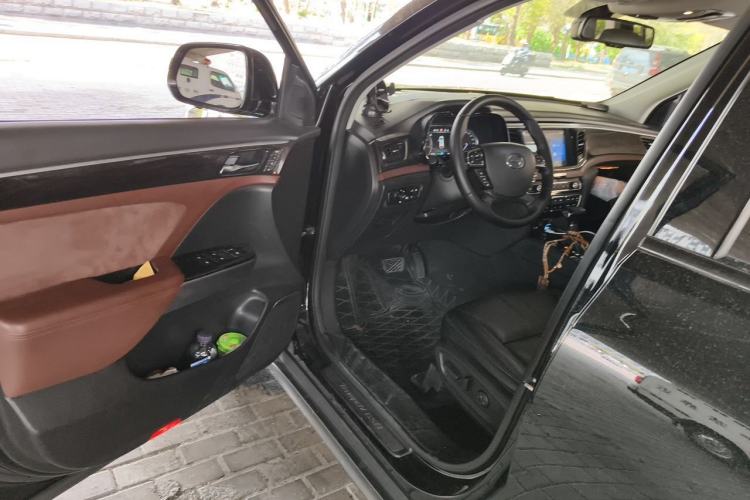 Used GAC Trumpchi GS8 2017 320T Two-Wheel Drive Luxury Smart Connectivity Version (7 Seats) Driver Seat