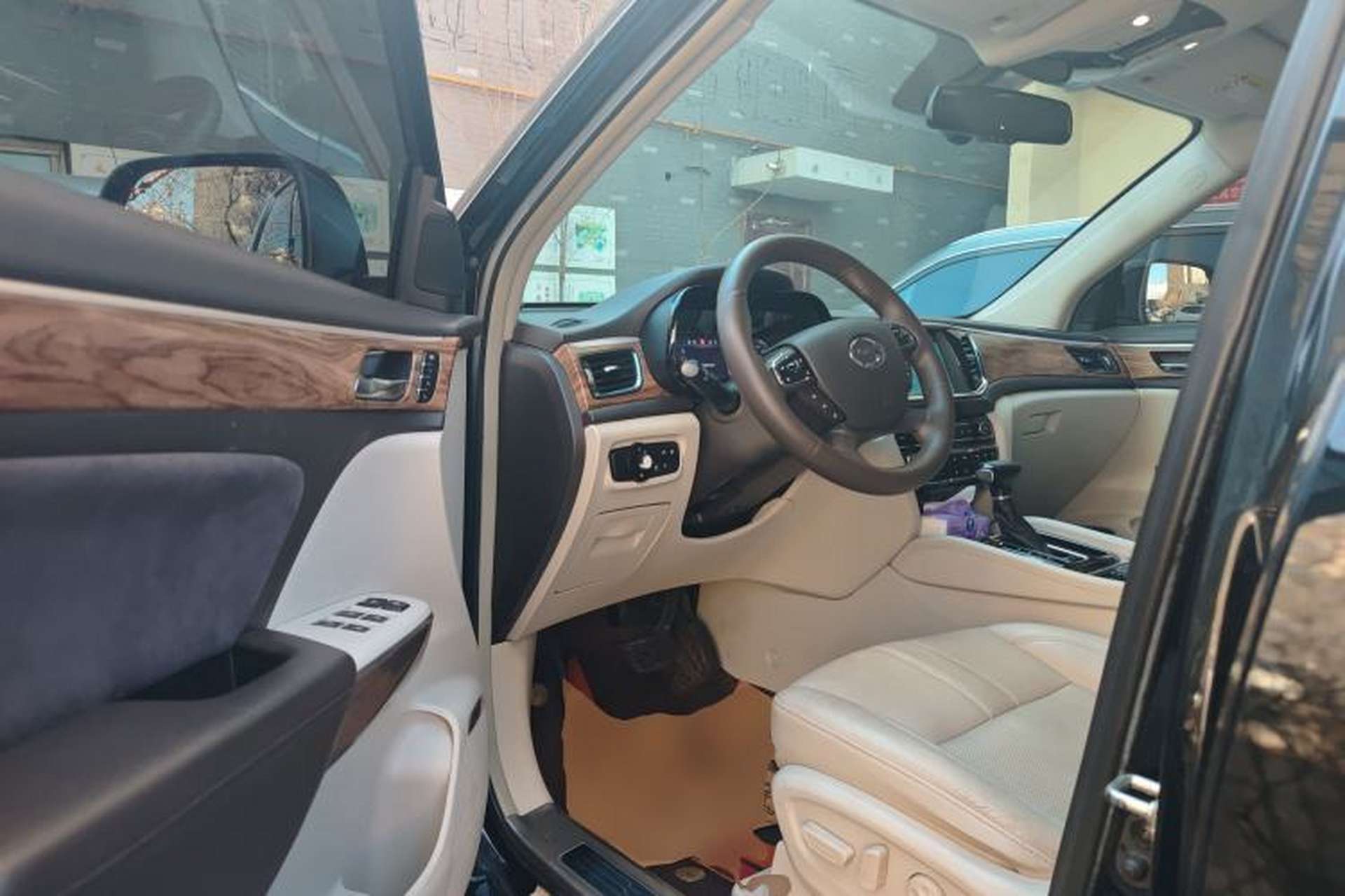 Used GAC Trumpchi GS8 2017 320T Two-Wheel Drive Luxury Smart Connectivity Version (7 Seats) Driver Seat