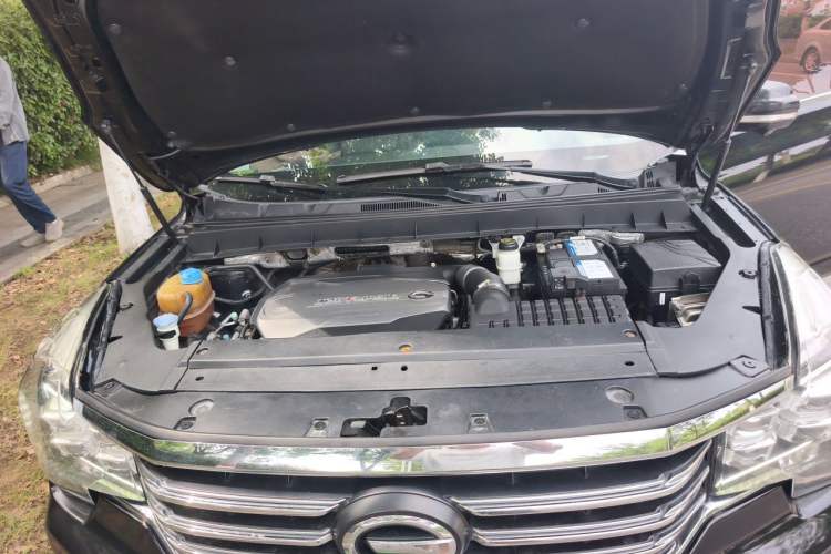 Used GAC Trumpchi GS8 2017 320T Two-Wheel Drive Luxury Smart Connectivity Version (7 Seats) Engine Bay