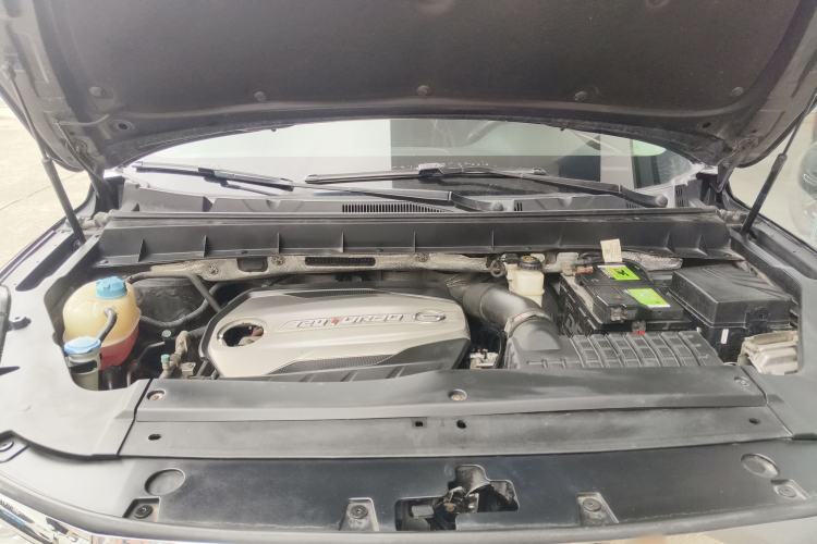 Used GAC Trumpchi GS8 2017 320T Two-Wheel Drive Luxury Smart Connectivity Version (7 Seats) Engine Bay