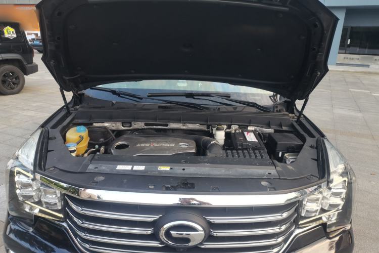 Used GAC Trumpchi GS8 2017 320T Two-Wheel Drive Luxury Smart Connectivity Version (7 Seats) Engine Bay