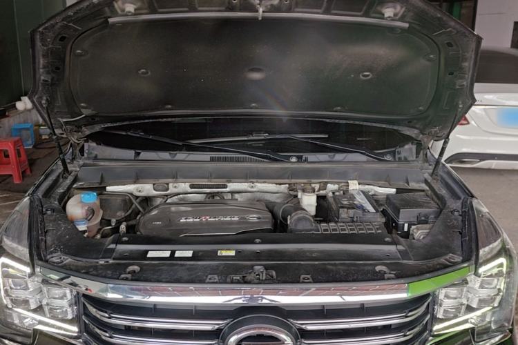 Used GAC Trumpchi GS8 2017 320T Two-Wheel Drive Luxury Smart Connectivity Version (7 Seats) Engine Bay