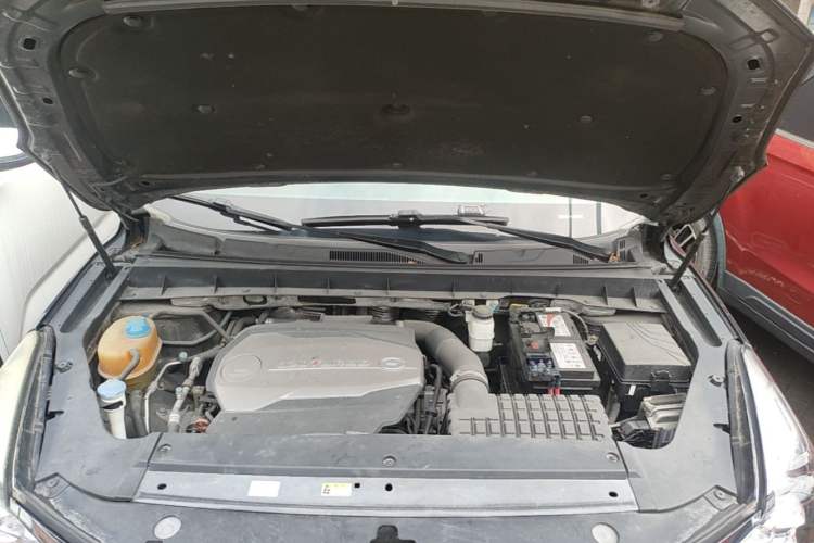 Used GAC Trumpchi GS8 2017 320T Two-Wheel Drive Luxury Smart Connectivity Version (7 Seats) Engine Bay