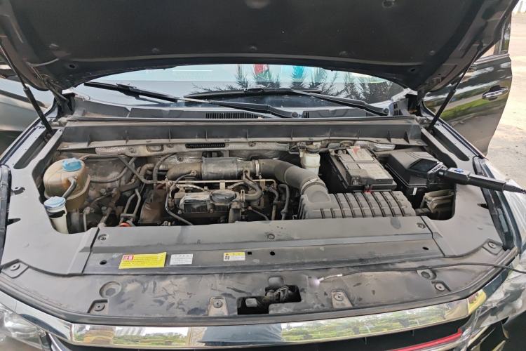 Used GAC Trumpchi GS8 2017 320T Two-Wheel Drive Luxury Smart Connectivity Version (7 Seats) Engine Bay