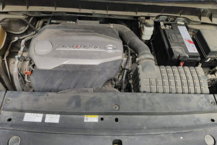 Used GAC Trumpchi GS8 2017 320T Two-Wheel Drive Luxury Smart Connectivity Version (7 Seats) Engine Bay