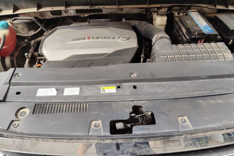 Used GAC Trumpchi GS8 2017 320T Two-Wheel Drive Luxury Smart Connectivity Version (7 Seats) Engine Bay