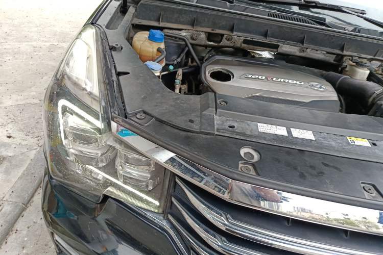 Used GAC Trumpchi GS8 2017 320T Two-Wheel Drive Luxury Smart Connectivity Version (7 Seats) Engine Bay Right