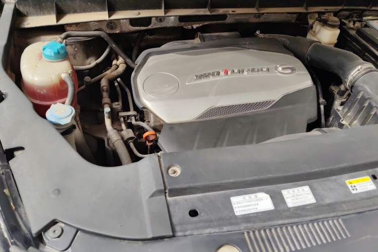 Used GAC Trumpchi GS8 2017 320T Two-Wheel Drive Luxury Smart Connectivity Version (7 Seats) Engine Bay Right