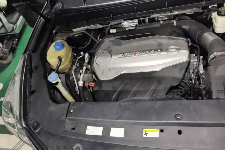 Used GAC Trumpchi GS8 2017 320T Two-Wheel Drive Luxury Smart Connectivity Version (7 Seats) Engine Bay Right