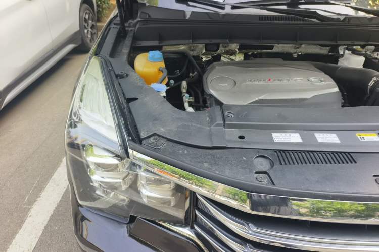 Used GAC Trumpchi GS8 2017 320T Two-Wheel Drive Luxury Smart Connectivity Version (7 Seats) Engine Bay Right