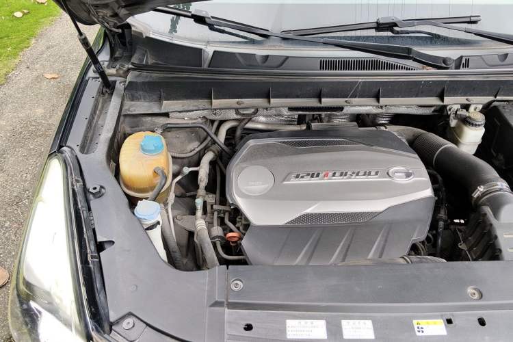 Used GAC Trumpchi GS8 2017 320T Two-Wheel Drive Luxury Smart Connectivity Version (7 Seats) Engine Bay Right