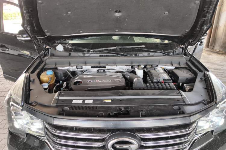 Used GAC Trumpchi GS8 2017 320T Two-Wheel Drive Luxury Smart Connectivity Version (7 Seats) Engine Bay