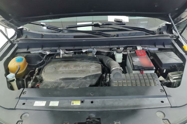 Used GAC Trumpchi GS8 2017 320T Two-Wheel Drive Luxury Smart Connectivity Version (7 Seats) Engine Bay