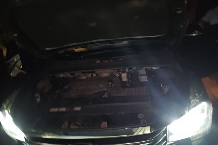 Used GAC Trumpchi GS8 2017 320T Two-Wheel Drive Luxury Smart Connectivity Version (7 Seats) Engine Bay