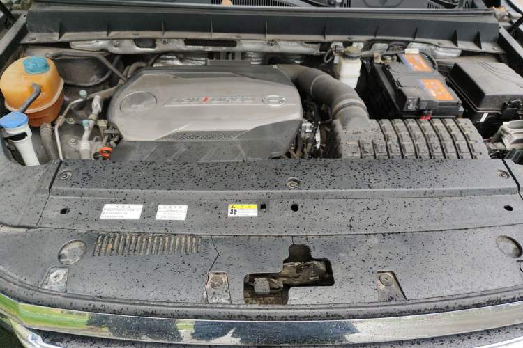 Used GAC Trumpchi GS8 2017 320T Two-Wheel Drive Luxury Smart Connectivity Version (7 Seats) Engine Bay