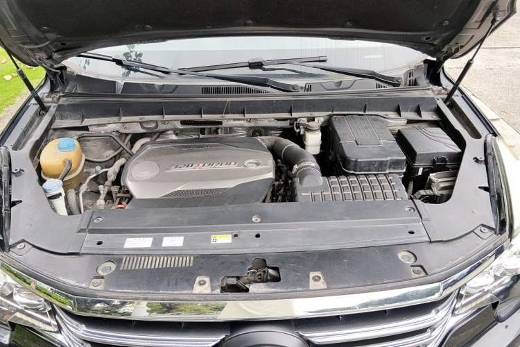 Used GAC Trumpchi GS8 2017 320T Two-Wheel Drive Luxury Smart Connectivity Version (7 Seats) Engine Bay