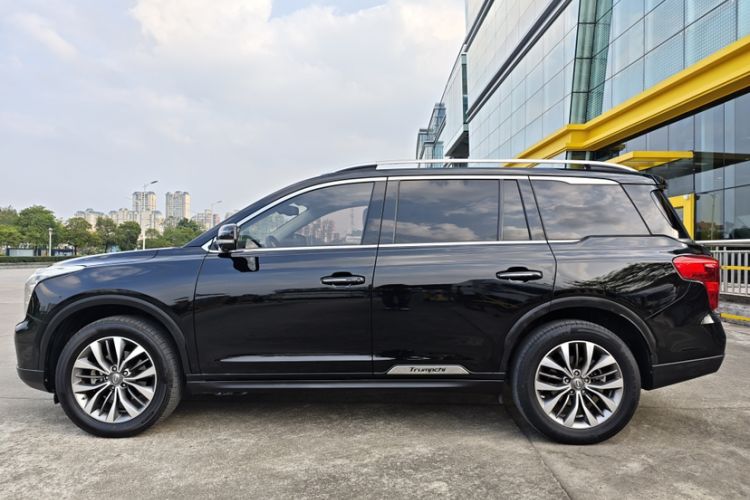 Used GAC Trumpchi GS8 2017 320T Two-Wheel Drive Luxury Smart Connectivity Version (7 Seats) Exterior 2