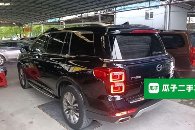 Used GAC Trumpchi GS8 2017 320T Two-Wheel Drive Luxury Smart Connectivity Version (7 Seats) Exterior 2