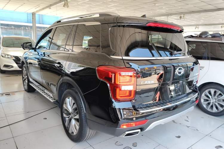 Used GAC Trumpchi GS8 2017 320T Two-Wheel Drive Luxury Smart Connectivity Version (7 Seats) Exterior 2
