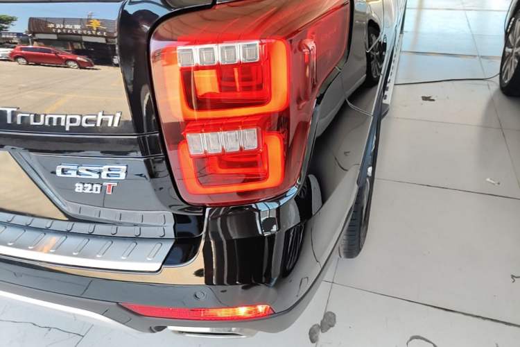 Used GAC Trumpchi GS8 2017 320T Two-Wheel Drive Luxury Smart Connectivity Version (7 Seats) Exterior 3
