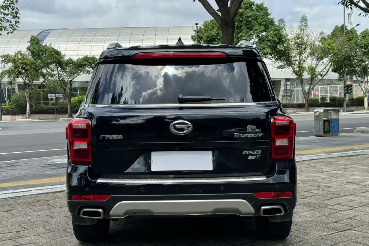 Used GAC Trumpchi GS8 2017 320T Two-Wheel Drive Luxury Smart Connectivity Version (7 Seats) Exterior 4
