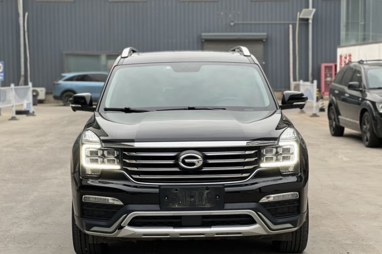 Used GAC Trumpchi GS8 2017 320T Two-Wheel Drive Luxury Smart Connectivity Version (7 Seats) Exterior 4