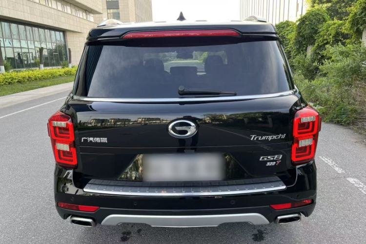 Used GAC Trumpchi GS8 2017 320T Two-Wheel Drive Luxury Smart Connectivity Version (7 Seats) Exterior 4
