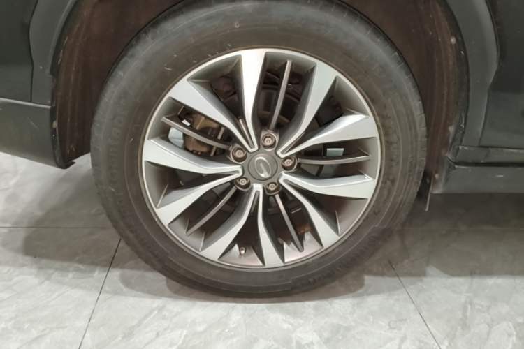 Used GAC Trumpchi GS8 2017 320T Two-Wheel Drive Luxury Smart Connectivity Version (7 Seats) Exterior 5