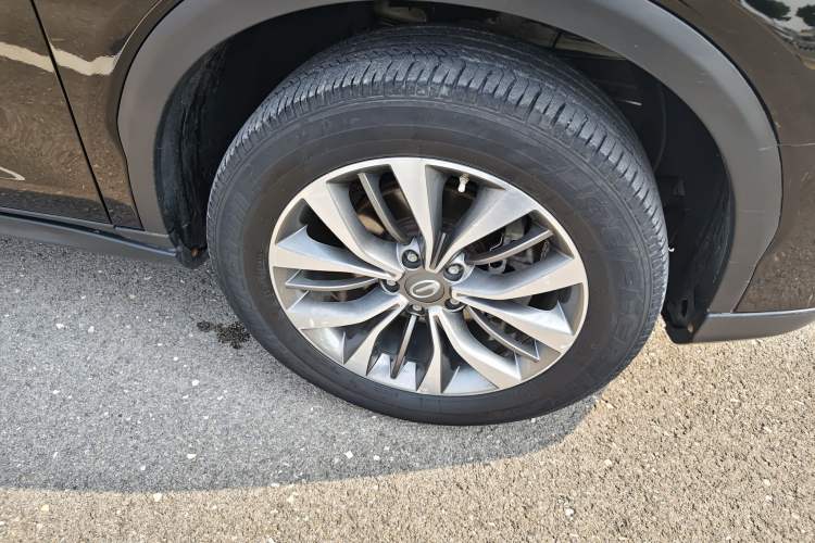 Used GAC Trumpchi GS8 2017 320T Two-Wheel Drive Luxury Smart Connectivity Version (7 Seats) Exterior 6