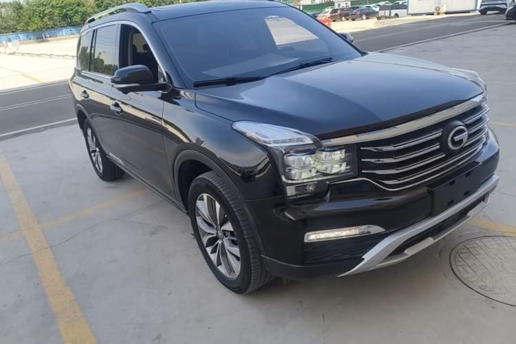 Used GAC Trumpchi GS8 2017 320T Two-Wheel Drive Luxury Smart Connectivity Version (7 Seats) Front Right 45 Deg
