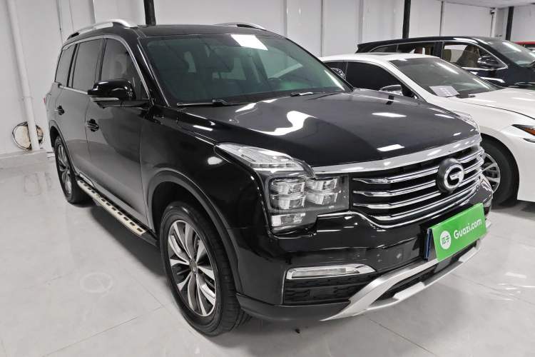 Used GAC Trumpchi GS8 2017 320T Two-Wheel Drive Luxury Smart Connectivity Version (7 Seats) Front Right 45 Deg