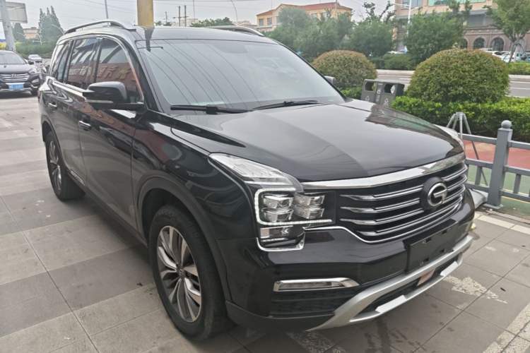 Used GAC Trumpchi GS8 2017 320T Two-Wheel Drive Luxury Smart Connectivity Version (7 Seats) Front Right 45 Deg