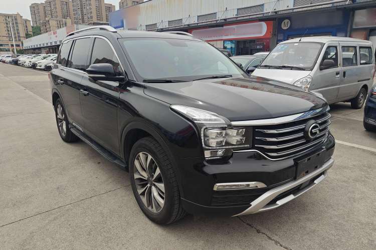 Used GAC Trumpchi GS8 2017 320T Two-Wheel Drive Luxury Smart Connectivity Version (7 Seats) Front Right 45 Deg