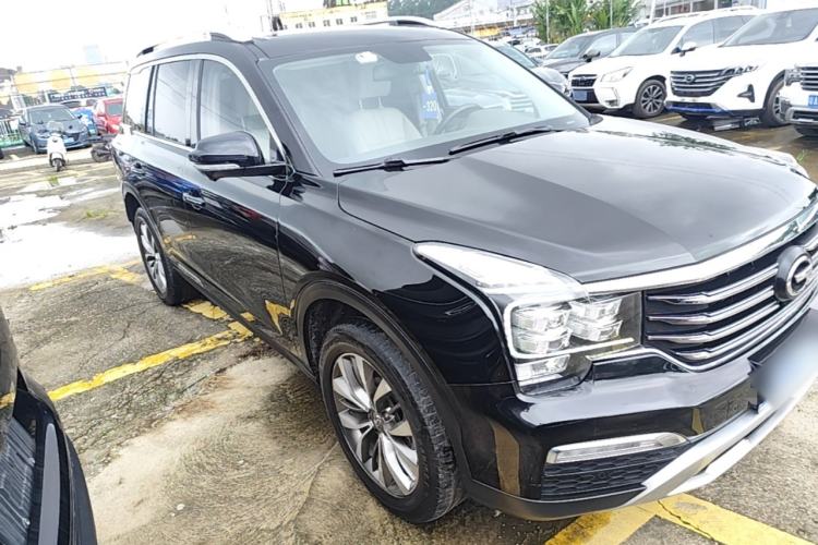 Used GAC Trumpchi GS8 2017 320T Two-Wheel Drive Luxury Smart Connectivity Version (7 Seats) Front Right 45 Deg