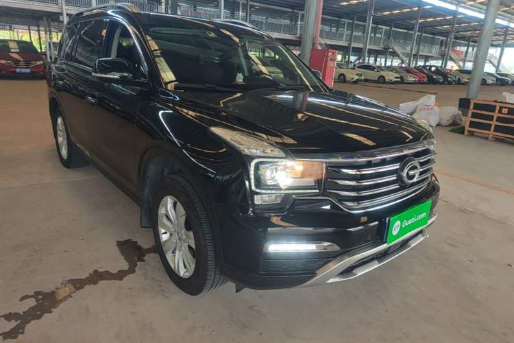 Used GAC Trumpchi GS8 2017 320T Two-Wheel Drive Luxury Edition (7 Seats) Front Right 45 Deg
