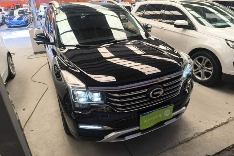 Used GAC Trumpchi GS8 2017 320T Two-Wheel Drive Luxury Smart Connectivity Version (7 Seats) Front Right 45 Deg