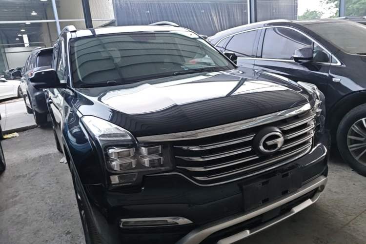 Used GAC Trumpchi GS8 2017 320T Two-Wheel Drive Luxury Smart Connectivity Version (7 Seats) Front Right 45 Deg