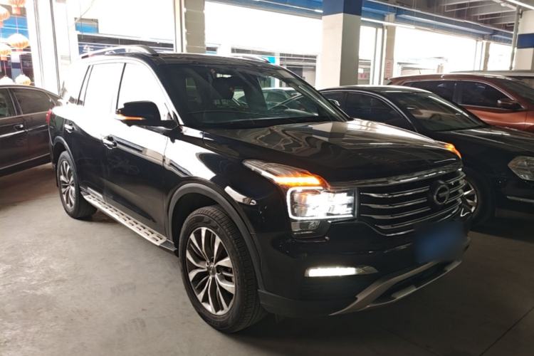 Used GAC Trumpchi GS8 2017 320T Two-Wheel Drive Luxury Smart Connectivity Version (7 Seats) Front Right 45 Deg